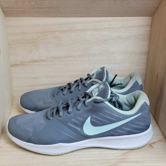 Nike Womens City Trainer Gray Shoes - Picture 6 of 10